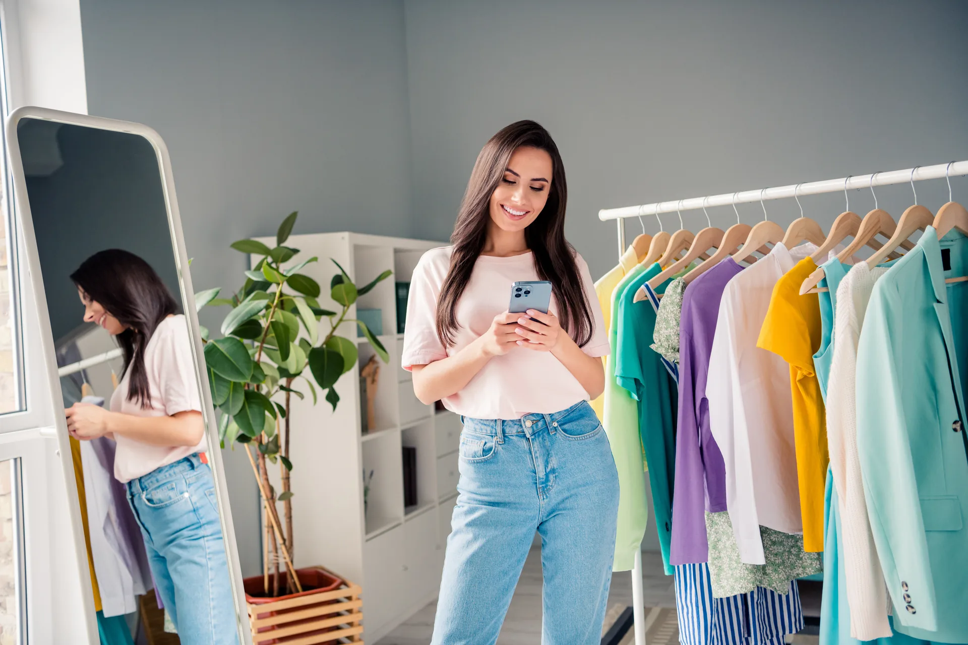 Woman browsing Newish on her phone
